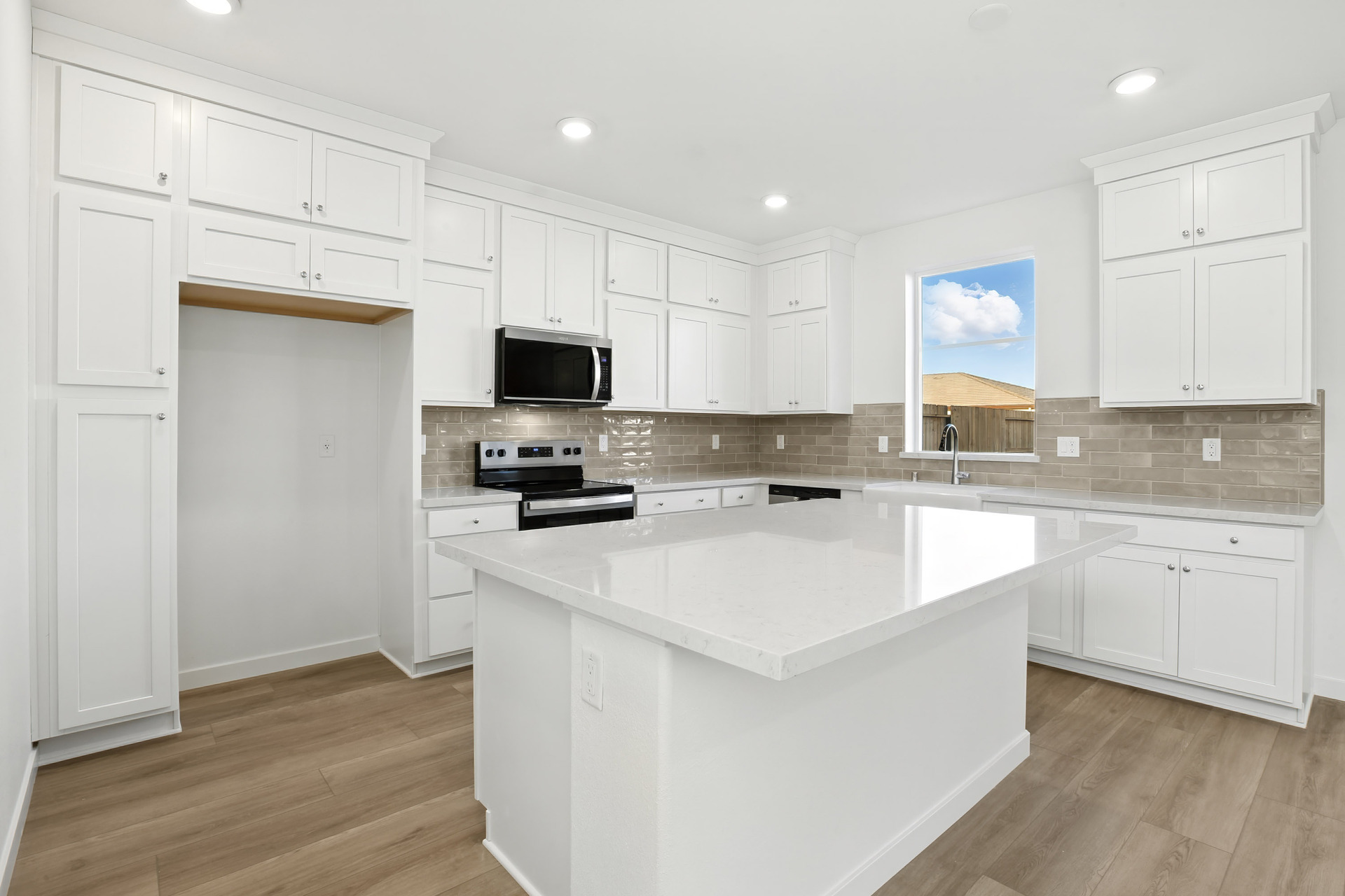 c0dfcf11-d3be-4e78-b4b9-77c8d2cb6a93