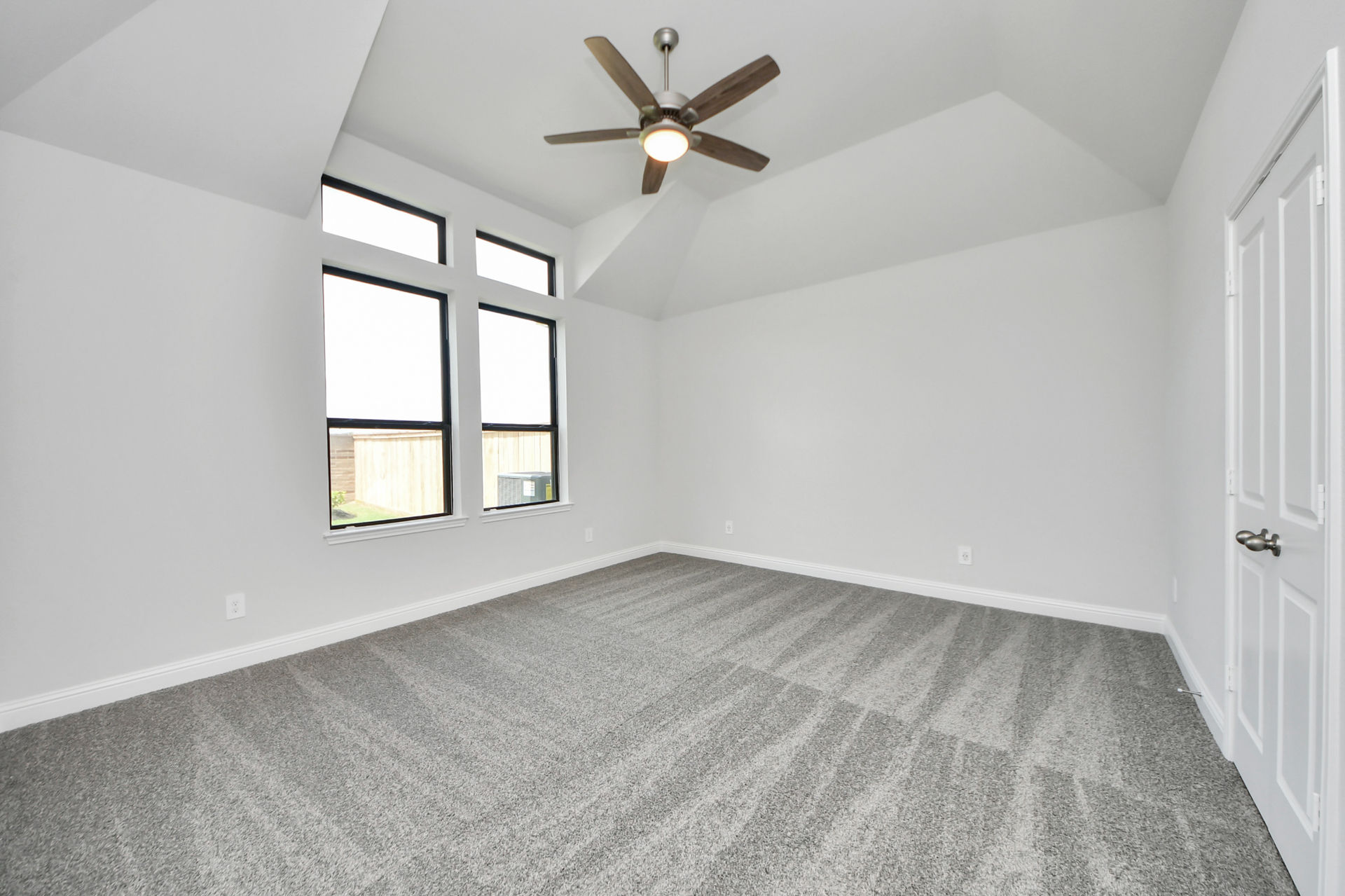 c70fc6fe-c8b5-454d-989b-27f055f0da2f