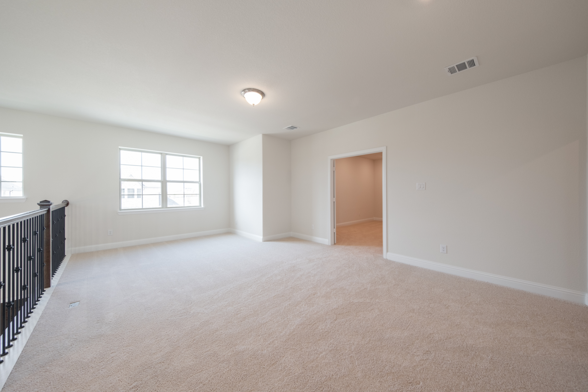 c9c9b893-ac0e-4b75-a52f-aa8999db9e9e