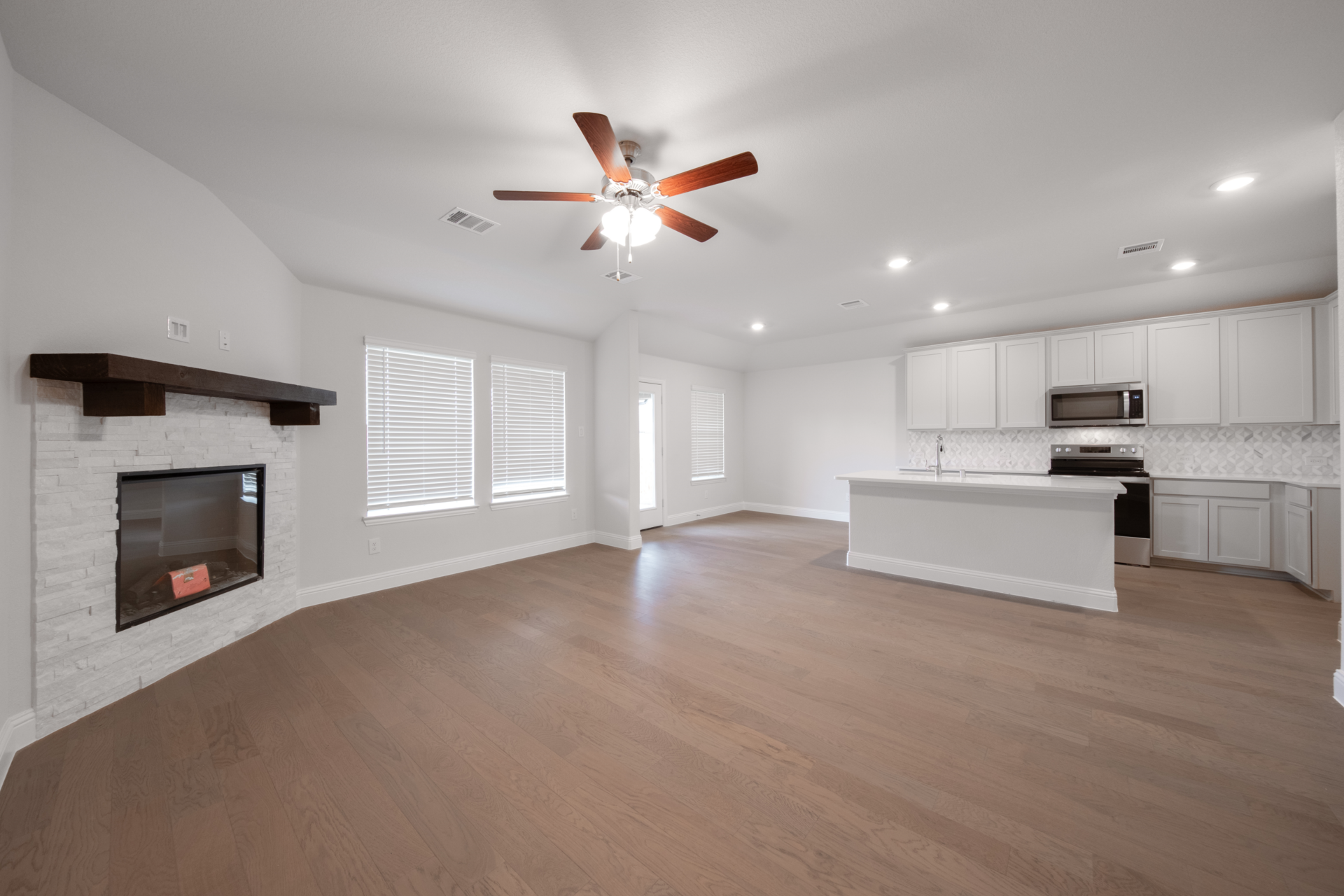 e208424f-eaf5-4cf5-b0bd-02a184dd5e03