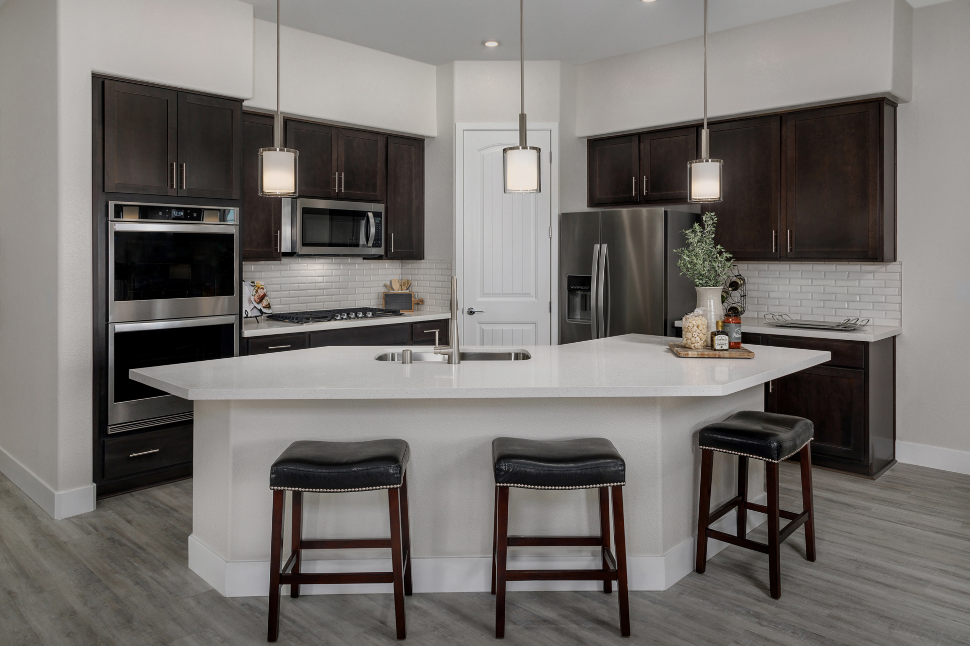 ec4d0a41-4277-48bf-b4a7-40d7e9b5c850