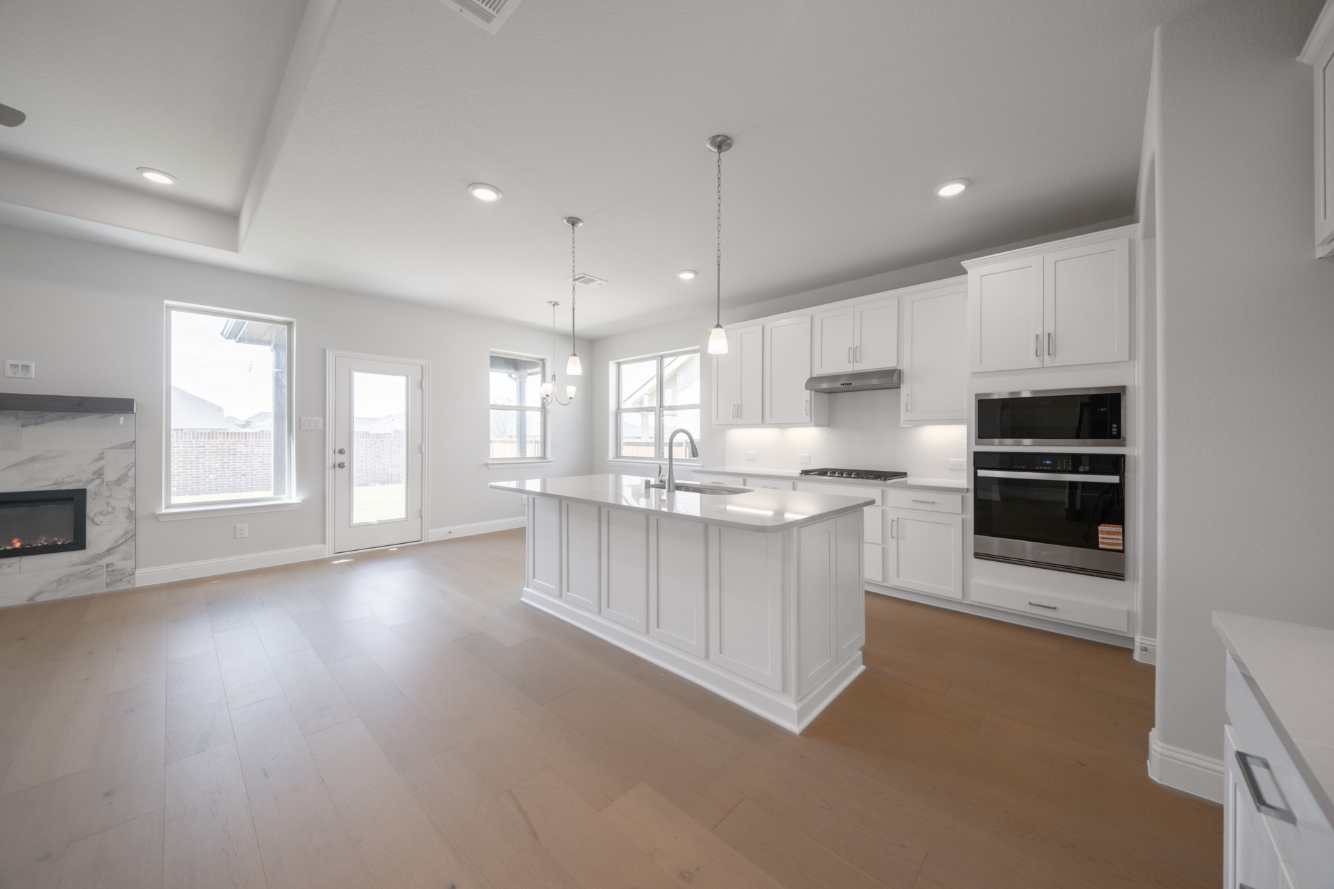 ef599ed6-abd6-4134-b650-998e90ec728e