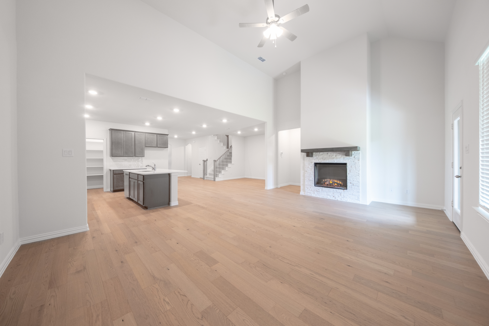 ef8f0923-df02-4e59-8823-99d1d3aa401c