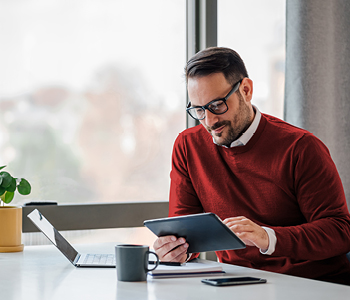 Moški svojo finančno varnost zagotavlja z izobraževanjem in spremljanjem ekonomskih kazalnikov