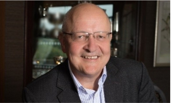 Headshot of Mark Henderson