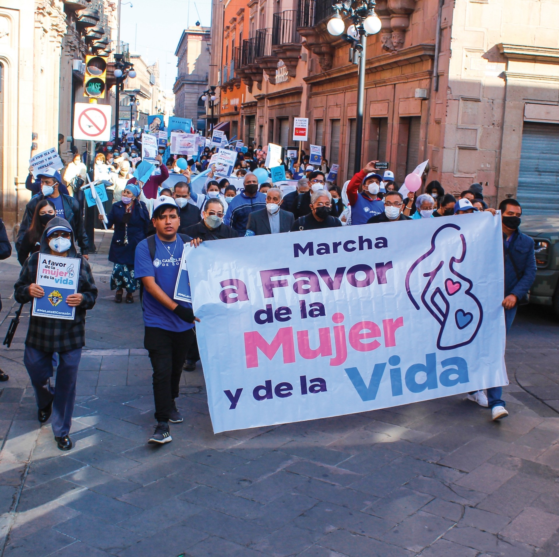 Knights carry a banner to lead the March for Women and for Life in San Luis Potos&iacute;
