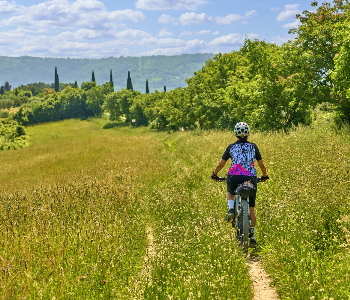 Kras nudi številne možnosti za sproščujoč vikend oddih – še posebej za kolesarje.