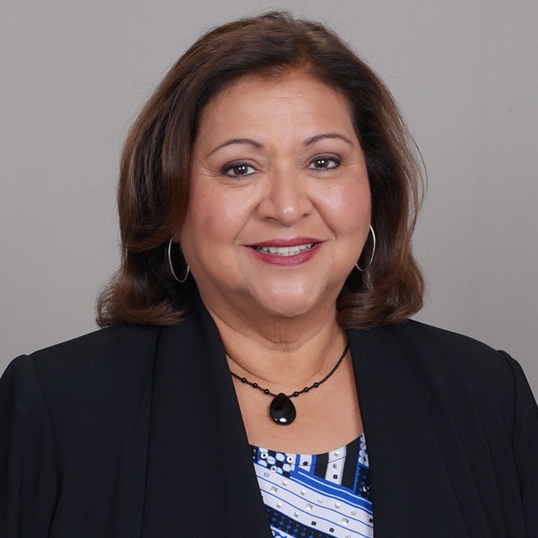 Yolanda Gonzalez, Sales Manager photo