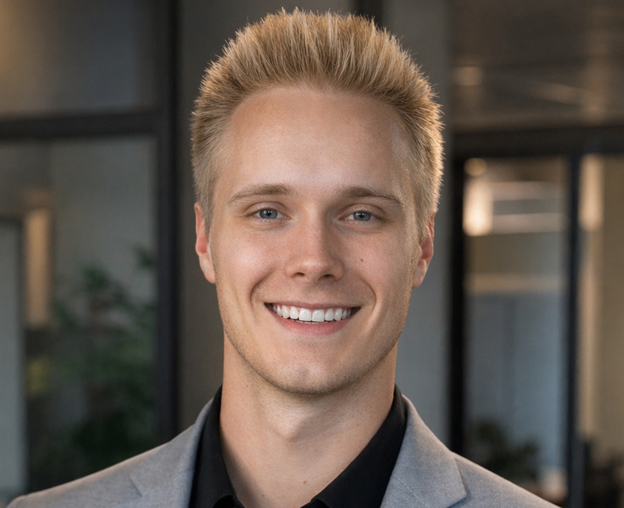 River Robertson, Sr. Loan Officer photo