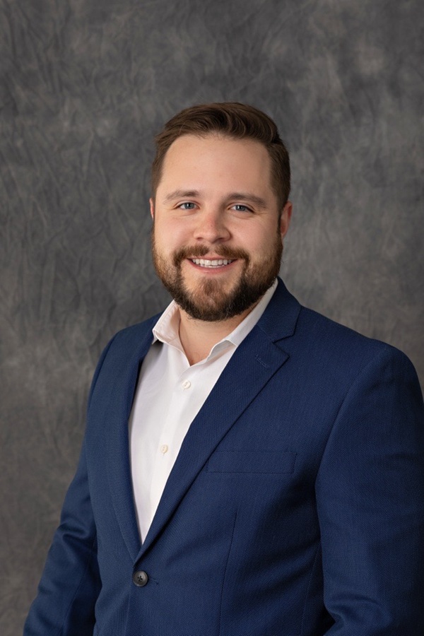 Eddie Medina, Branch Manager photo