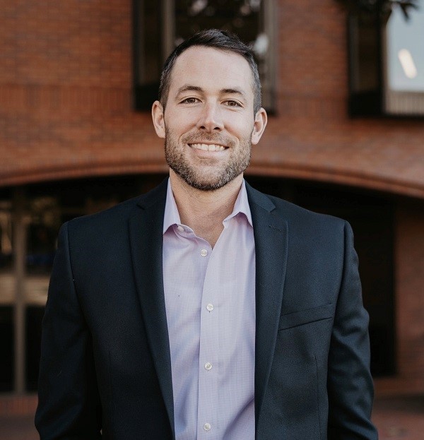 Halston Warren, Branch Manager photo