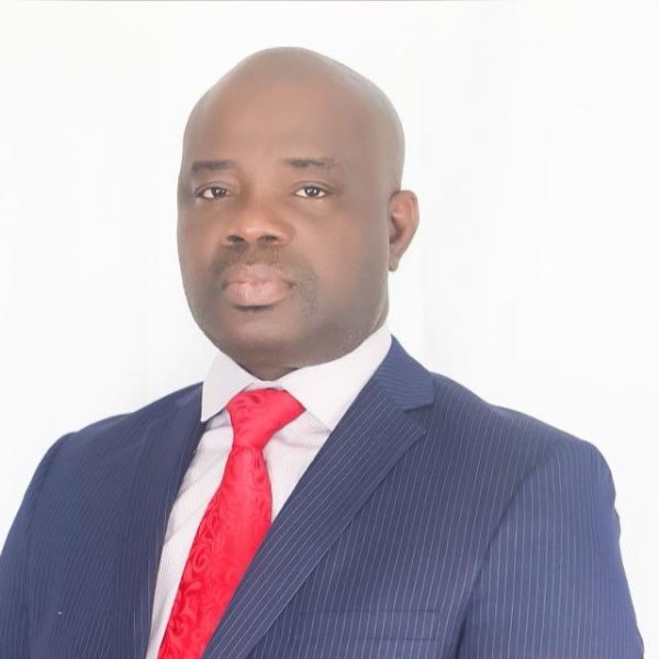 Ayo Oyebade, Loan Consultant photo