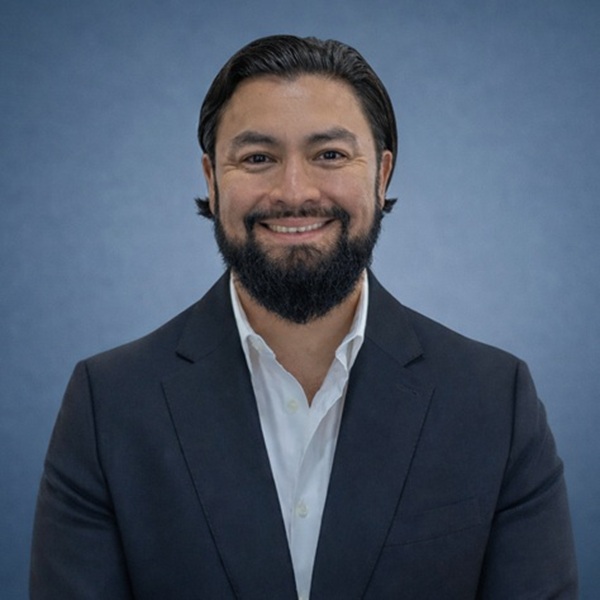 Ernesto Perez, Branch Manager photo