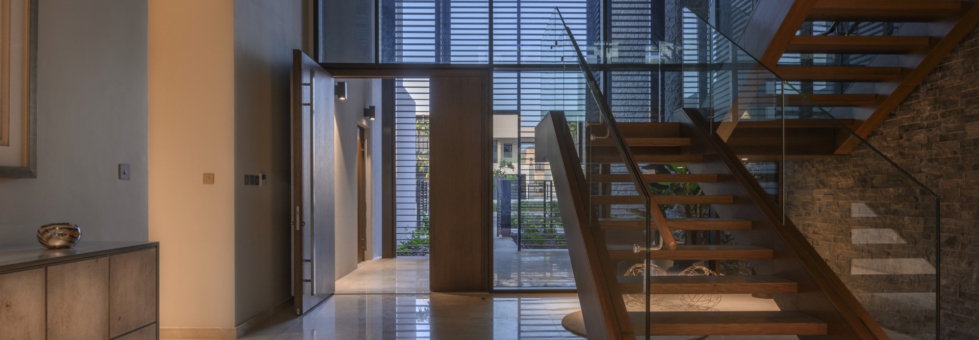 ما هي أتمتة المنازل وكيف تعمل؟ | الدار